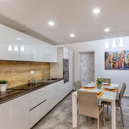 Designer Finished Maisonette With Pool Mellieha